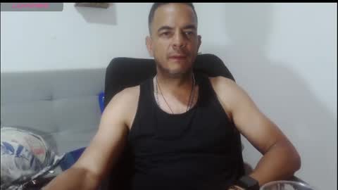 Snapshot of latinmartin254 chatting on April 19, 7:27 pm latinmartin254 online show from April 19, 7:27 pm