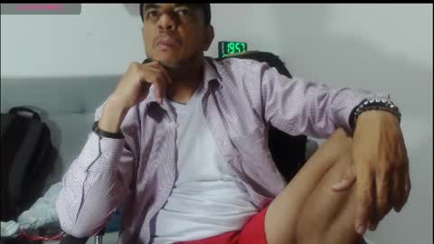 Snapshot of latinmartin254 chatting on April 21, 12:56 am latinmartin254 online show from April 21, 12:56 am