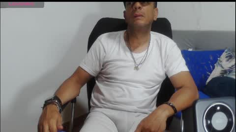 Snapshot of latinmartin254 chatting on April 30, 1:45 am latinmartin254 online show from April 30, 1:45 am
