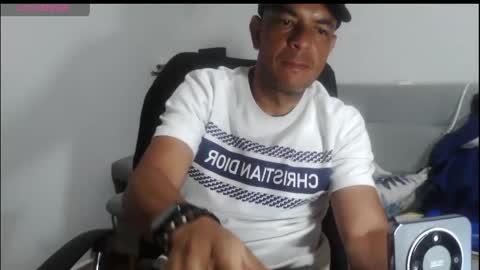 Snapshot of latinmartin254 chatting on May 4, 1:34 am latinmartin254 online show from May 4, 1:34 am