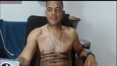 Snapshot of latinmartin254 chatting on May 6, 1:47 am latinmartin254 online show from May 6, 1:47 am