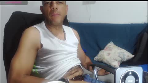 Snapshot of latinmartin254 chatting on May 9, 12:05 am latinmartin254 online show from May 9, 12:05 am