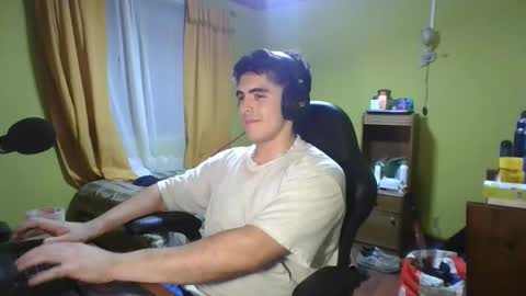 Snapshot of latinn_babe chatting on February 14, 2:07 am latinn_babe online show from February 14, 2:07 am