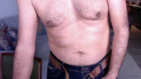 Snapshot of latinnous chatting on December 17, 6:31 pm QS - INDEPENDENT MODEL online show from December 17, 6:31 pm