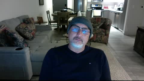 Snapshot of latinnous chatting on January 16, 9:48 am QS - INDEPENDENT MODEL online show from January 16, 9:48 am