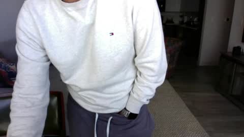 Snapshot of latinnous chatting on January 25, 6:35 pm QS - INDEPENDENT MODEL online show from January 25, 6:35 pm