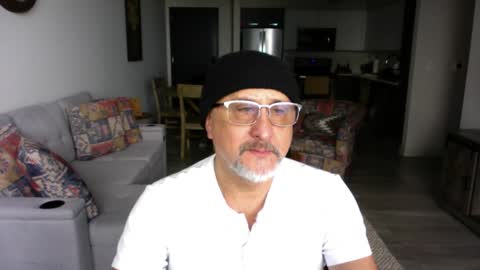 Snapshot of latinnous chatting on February 16, 4:32 pm QS - INDEPENDENT MODEL online show from February 16, 4:32 pm