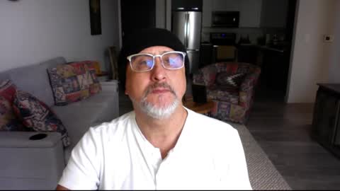 Snapshot of latinnous chatting on February 16, 8:11 pm QS - INDEPENDENT MODEL online show from February 16, 8:11 pm