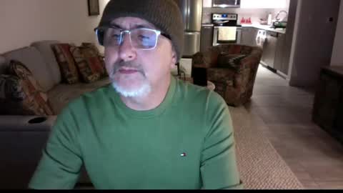 Snapshot of latinnous chatting on February 27, 2:10 am QS - INDEPENDENT MODEL online show from February 27, 2:10 am