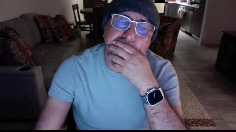 Snapshot of latinnous chatting on February 27, 8:17 am QS - INDEPENDENT MODEL online show from February 27, 8:17 am