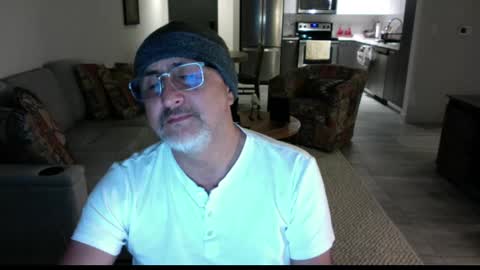 Snapshot of latinnous chatting on February 28, 6:10 am QS - INDEPENDENT MODEL online show from February 28, 6:10 am