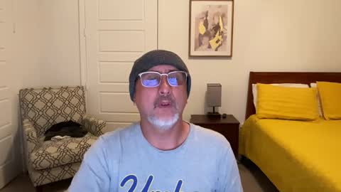 Snapshot of latinnous chatting on November 1, 4:03 am QS - INDEPENDENT MODEL online show from November 1, 4:03 am