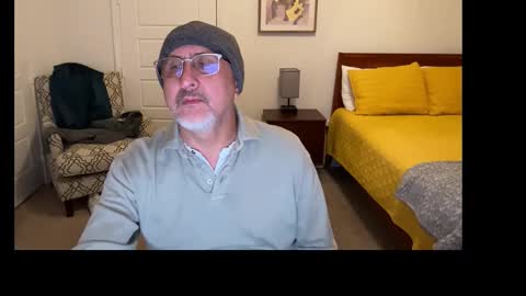 Snapshot of latinnous chatting on December 5, 4:43 am QS - INDEPENDENT MODEL online show from December 5, 4:43 am