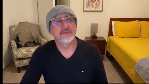 Snapshot of latinnous chatting on December 18, 6:08 am QS - INDEPENDENT MODEL online show from December 18, 6:08 am