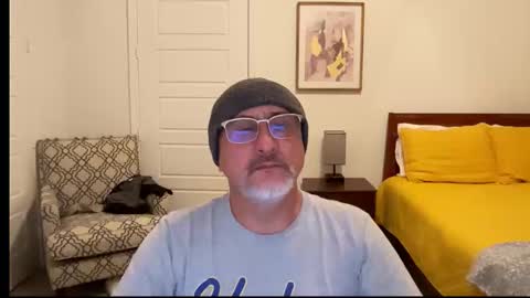 Snapshot of latinnous chatting on December 19, 3:46 am QS - INDEPENDENT MODEL online show from December 19, 3:46 am