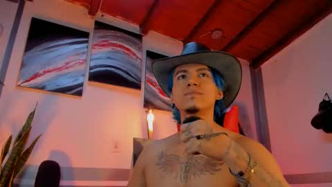 Snapshot of latino_boysmiles chatting on March 19, 2:37 am latino_boysmiles online show from March 19, 2:37 am