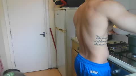 latino_rodri online show from March 29, 11:21 am