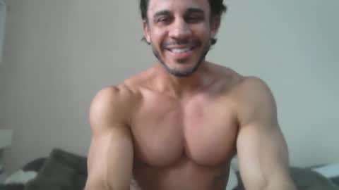 latino_rodri online show from May 16, 10:12 am