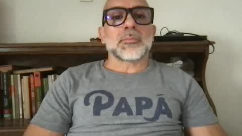 latino_to20 online show from June 15, 8:33 pm