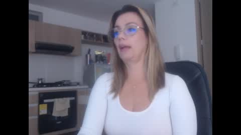 latinpaprika online show from March 10, 11:42 am