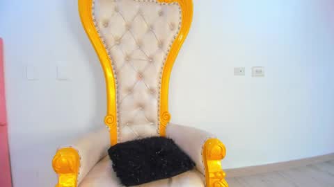 Snapshot of latrellx7 chatting on December 28, 3:04 pm LEANDRO online show from December 28, 3:04 pm