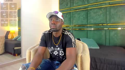 Snapshot of latrellx7 chatting on January 29, 10:27 am LEANDRO online show from January 29, 10:27 am