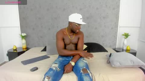 Snapshot of latrellx7 chatting on February 26, 11:30 am LEANDRO online show from February 26, 11:30 am