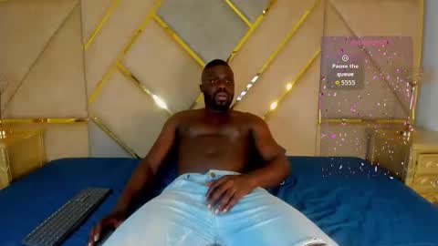 Snapshot of latrellx7 chatting on October 23, 2:33 am LEANDRO online show from October 23, 2:33 am