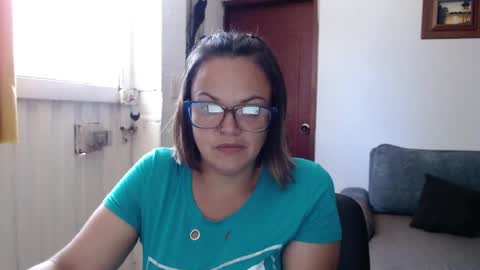 Snapshot of lau16310 chatting on June 19, 6:23 pm Laura online show from June 19, 6:23 pm