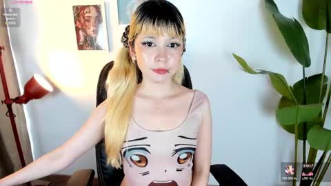 Snapshot of laukyubey1 chatting on May 13, 8:16 pm laukyubey1 online show from May 13, 8:16 pm