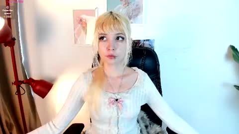 Snapshot of laukyubey1 chatting on June 26, 8:02 pm laukyubey1 online show from June 26, 8:02 pm