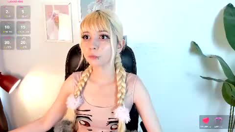 Snapshot of laukyubey1 chatting on July 1, 8:19 pm laukyubey1 online show from July 1, 8:19 pm