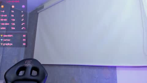 laulin_tay online show from June 15, 3:20 am