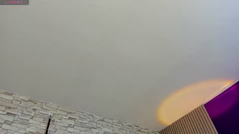 laulin_tay online show from July 31, 3:06 am