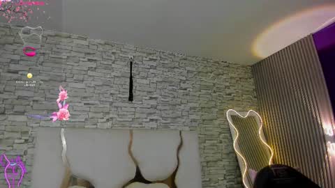 laulin_tay online show from August 3, 3:16 am