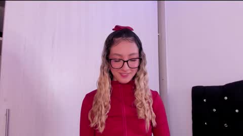 Snapshot of laumiller chatting on October 27, 11:31 pm Lau Miller online show from October 27, 11:31 pm