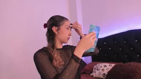 Snapshot of laumiller chatting on November 13, 2:49 pm Lau Miller online show from November 13, 2:49 pm