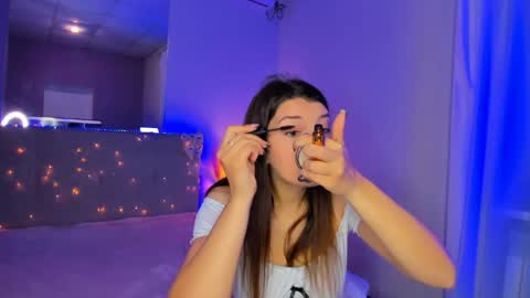 Laura online show from May 1, 5:12 am