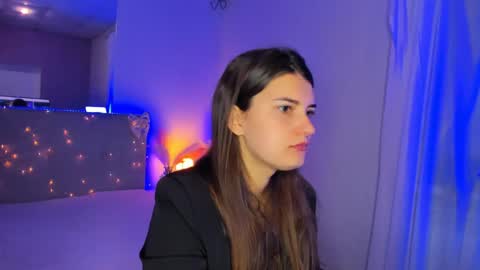 Laura online show from May 30, 5:04 am