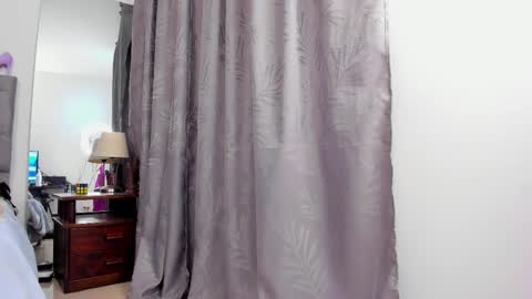   online show from February 22, 6:52 pm