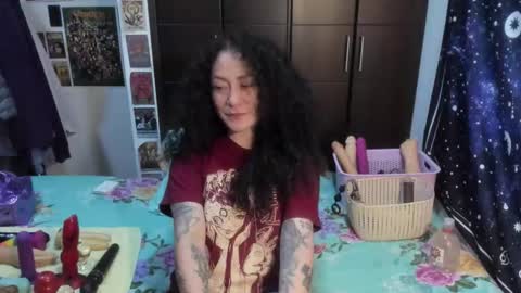  Wen  online show from December 18, 6:36 pm