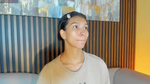 Laura online show from November 22, 12:48 pm