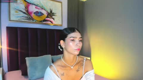 Laura online show from April 28, 12:43 pm