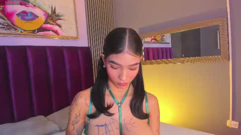 Laura online show from July 28, 2:13 pm