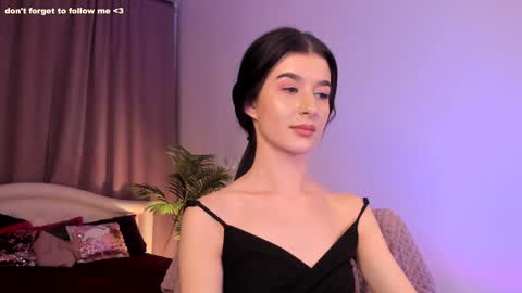 Snapshot of laura_coy chatting on December 26, 3:27 am Laura online show from December 26, 3:27 am