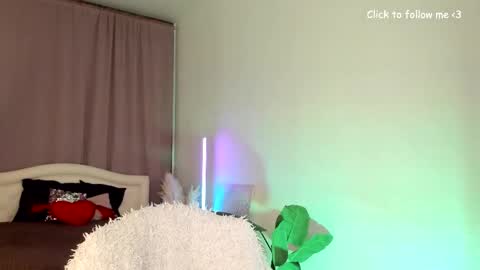 Snapshot of laura_coy chatting on October 17, 7:27 pm Laura online show from October 17, 7:27 pm