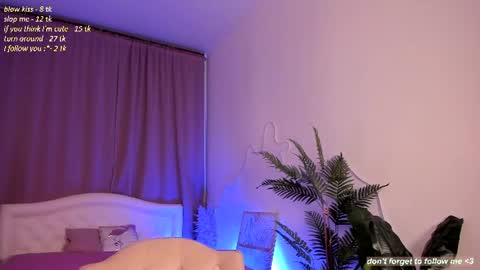 Snapshot of laura_coy chatting on July 30, 8:30 pm Laura online show from July 30, 8:30 pm