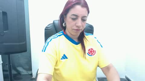 CALL ME LOVE  LAURA online show from June 18, 2:34 am