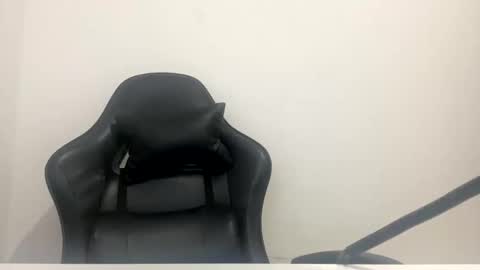 Snapshot of laura_d23 chatting on September 11, 11:38 pm laura online show from September 11, 11:38 pm