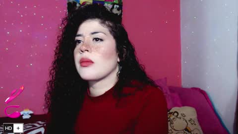 Snapshot of laura_fountain_ chatting on March 26, 11:27 am weedcam Curly Laura OF online show from March 26, 11:27 am